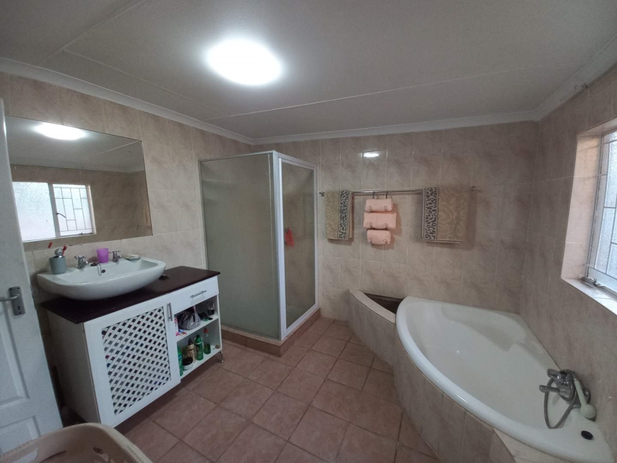 5 Bedroom Property for Sale in Blydeville Northern Cape